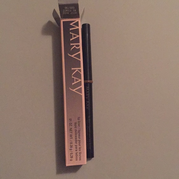 Mary Kay lip liner! - Picture 3 of 4